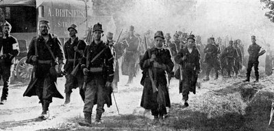 Belçika birlikleri savaş alanına yaklaşıyor, Birinci Dünya Savaşı, 1914 by Unbekannt