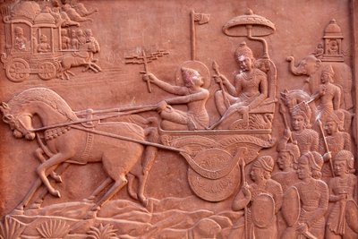 Hindu Tapınağına Oyulmuş Bhagavad Gita: Krishna Arjuna
