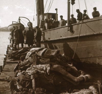 Tifüs kurbanlarının cesetleri, Korfu, Yunanistan, c1915 by Unbekannt