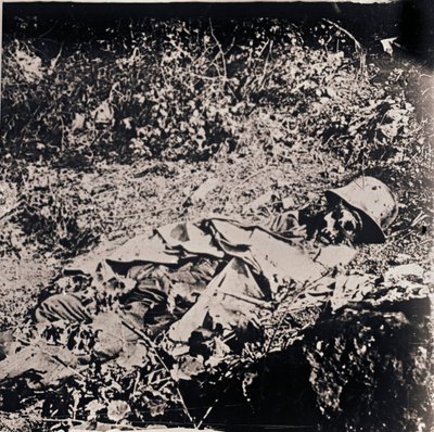 Ölü Alman askerinin cesedi, c1914-c1918 by Unbekannt