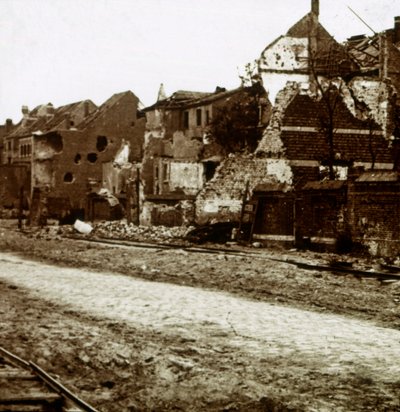 Bombalanmış binalar, Nieuwpoort, Flanders, Belçika, c1914-c1918 by Unbekannt