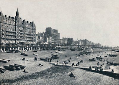 Brighton - The Hotel Métropole and Beach, 1895. by Unbekannt