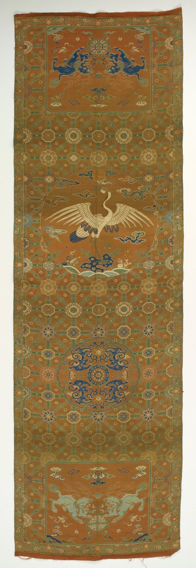 Bir vinç, aslanlar, ejderhalar, uğurlu semboller ve çiçeklerle sandalye kılıfı..., Qing hanedanı, 18. yüzyıl. by Unbekannt