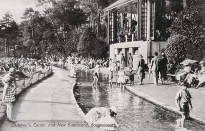 Çocuk Köşesi ve Yeni Grup Standı, Bournemouth, Dorset, c1920s by Unbekannt