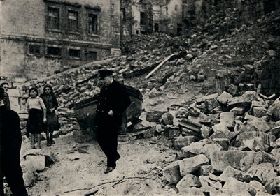 Churchill Hırpalanmış Malta'yı Ziyaret Ediyor, 1943, 1945. by Unbekannt