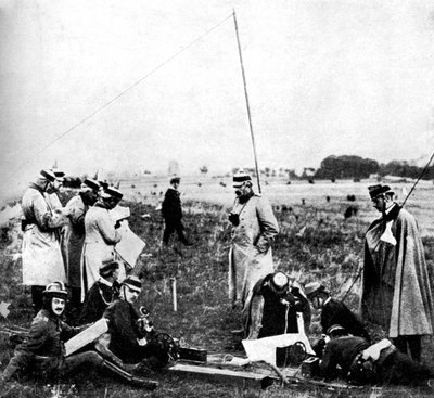 Telefon talimatlarını alan Alman izci bölüğü, Birinci Dünya Savaşı, 1914 by Unbekannt
