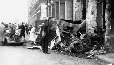 Tahrip edilen araç, Rue de Castiglione, Paris