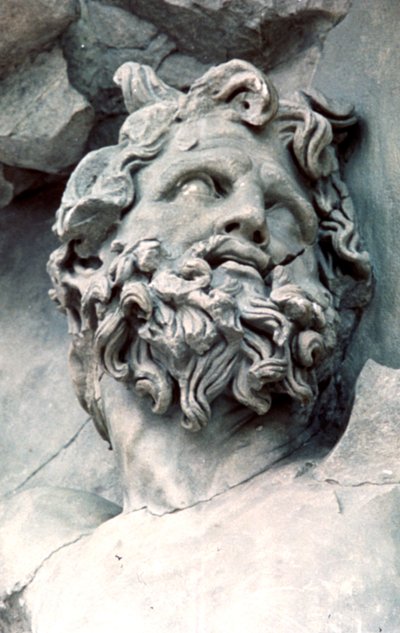 Bergama Sunağının Büyük Frizinden Detay, MÖ 180-159 by Unbekannt