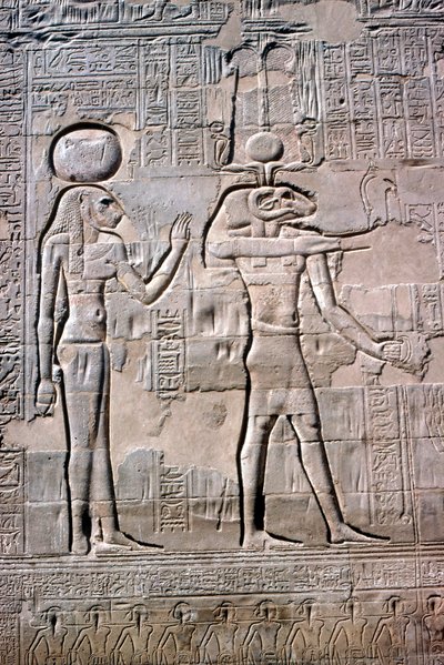 Sekhmet ve Khnum, Khnum Tapınağı, Ptolemaios ve Roma Dönemleri kabartmasının detayı by Unbekannt