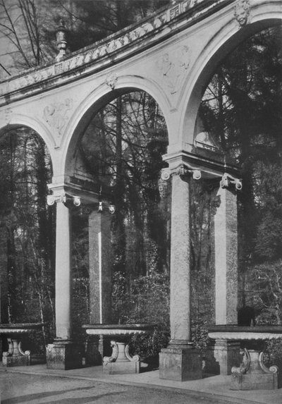 Sütun ve çeşmelerin detayı, Müzik Tapınağı, Versailles, Fransa, 1924 by Unbekannt