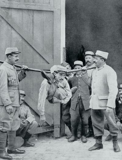 Önde dikkat dağıtıcı şeyler, insan yılanı, Fransa, I. Dünya Savaşı, 1915 by Unbekannt