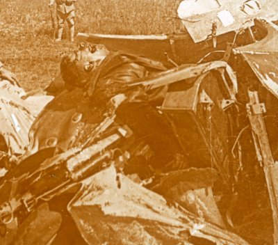 Düşen Alman uçağı, pilotlu, c1914-c1918 by Unbekannt