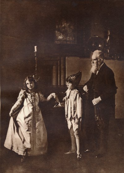 Elizabeth Angela Marguerite Bowes-Lyon, kardeşiyle dans dersinde, 1909 by Unbekannt