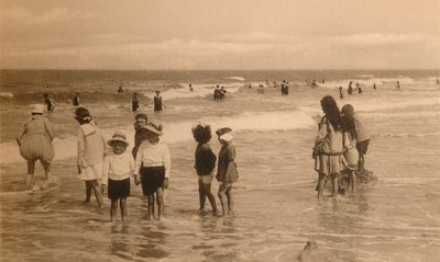 Banyoda Çocuklar, Banyoda Çocuklar, c1900. by Unbekannt