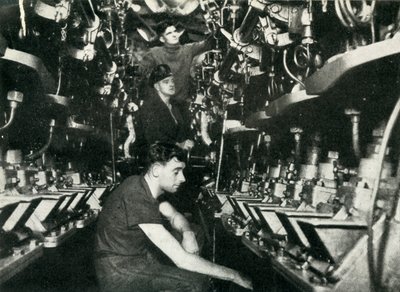 Bir İngiliz denizaltısının makine dairesi, İkinci Dünya Savaşı, 1945. by Unbekannt