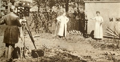 Eugene Lauste, ilk birleşik hareketli görüntü ve sesi kaydediyor, c1905, 1935. by Unbekannt