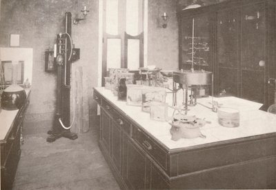 Adli Tıp Kurumu Muayene Laboratuvarı, 1914 by Unbekannt