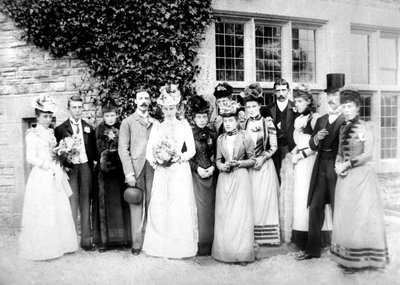 Aile Fotoğrafı, c1882 by Unbekannt