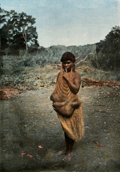 Çocuğunu Taşıyan Avustralyalı Kadın, Çocuğunu Taşıyan Avustralyalı Kadın, 1900. by Unbekannt