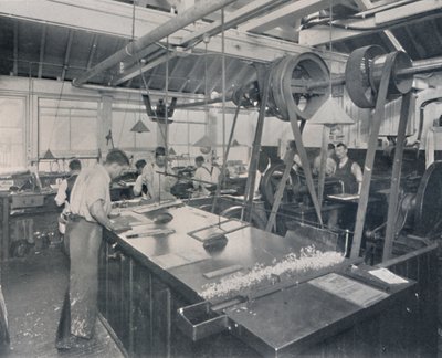 Dökümhanede Son İşlemler. Plakaların Düzeltilmesi ve Bitirilmesi, 1917 by Unbekannt
