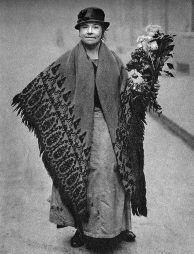 Çiçekçi kız, Londra, 1926-1927 by Unbekannt