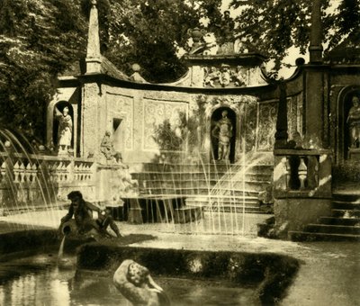 Çeşmeler, Hellbrunn Sarayı, Salzburg, Avusturya, c1935. by Unbekannt