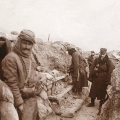 Siperlerdeki Fransız askerleri, Perthes, kuzey Fransa, c1914-c1918 by Unbekannt