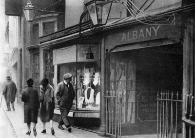 Albany odalarına giden Vigo Caddesi