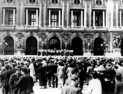 Alman askeri grubu bir konser veriyor, Paris