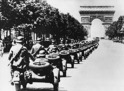 Alman askerleri Champs Elysees