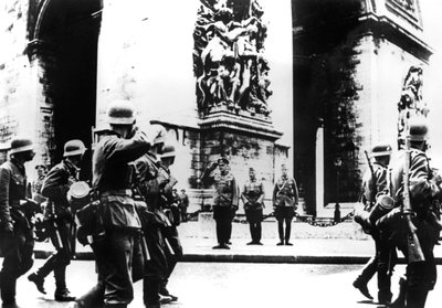 Alman birlikleri Arc de Triomphe