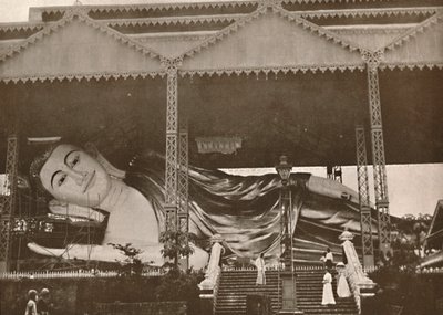 Devasa Yatan Buda Figürü, Pegu, 1900. by Unbekannt
