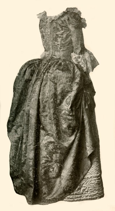 Mavi kapitone saten kombinezonun üzerine giyilen sarı şam brokar elbisesi, c1710-1730, 1937. by Unbekannt