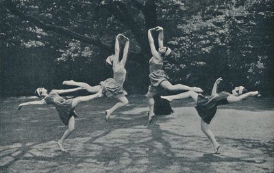 Yeni Klasik ve Rus Dansında Zarafet ve Animasyon, c1935 by Unbekannt