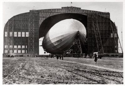 Mobil çapa direğine bağlı Graf Zeppelin, Lakehurst, New Jersey, ABD, 1930, 1933 by Unbekannt