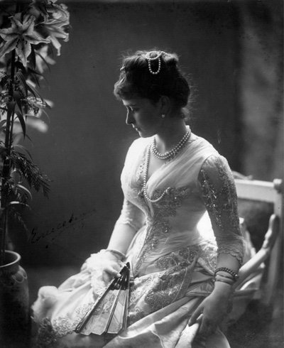 Rusya Büyük Düşesi Elizabeth Feodorovna, 18. yüzyılın sonları ve 19. yüzyılın başlarında by Unbekannt
