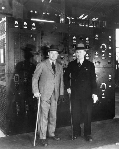 Guglielmo Marconi ve David Sarnoff, 1933 by Unbekannt
