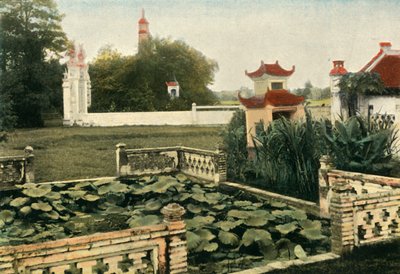 Hanoi. Boya Fırçası Pagodası, Hanoi. Ama Thap Pagodası, 1900. by Unbekannt