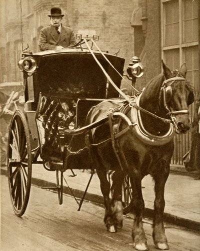 Hansom taksi, c1910, 1935. by Unbekannt