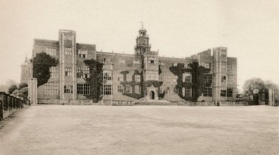 Hatfield House - Kuzey Cephesi, 16. yüzyıl, 1904 by Unbekannt
