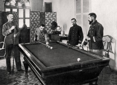 Henri Gouraud, Fransız askeri, bilardo oynuyor, 1895 by Unbekannt