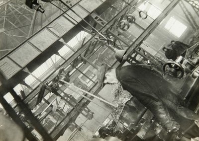 Bir makine mühendisliği fabrikasında, SSCB, 1930