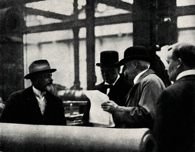 Bir Silah Fabrikasını Denetlemek, c1917, 1945. by Unbekannt