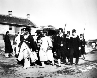 Japon yetkililer ve askerler, Kore, 1900 by Unbekannt