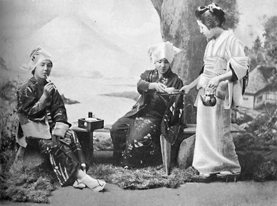 Japon köylü kızlar yol kenarında çay içiyor, 1902 by Unbekannt
