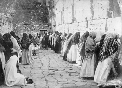 Kudüs, Ağlama Duvarı'nda, Cuma, c.1909-1910 (s/b fotoğraf) by Unbekannt
