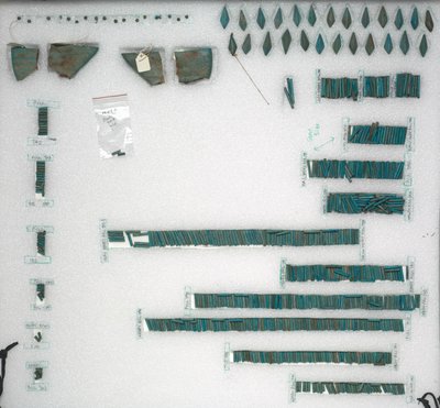 Senbi takıları, MÖ 1980-1801. by Unbekannt