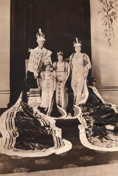 Kral George VI ve Kraliçe Elizabeth, taç giyme günlerinde, 1937. by Unbekannt
