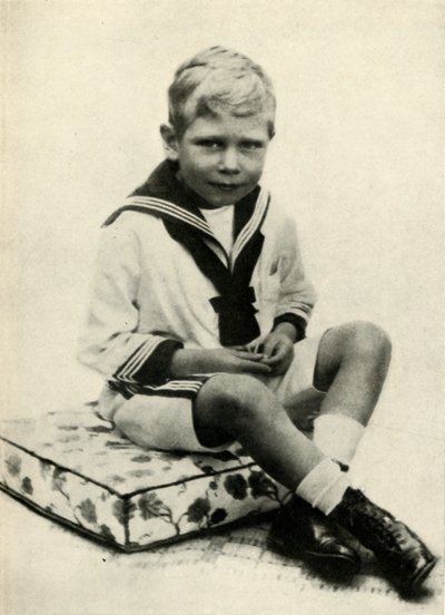 Kral George VI, 1899, 1937'de Osborne'da Tatilde. by Unbekannt