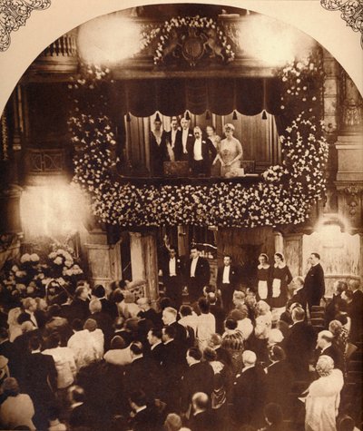 Kral George V ve Kraliçe Mary, Kraliyet Komutanlığı Çeşit Performansında, 1920